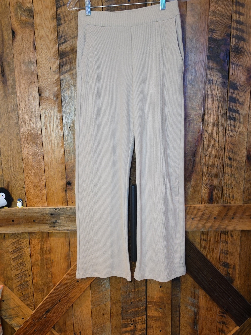 037p Wide-Leg Ribbed Pants in Light Taupe